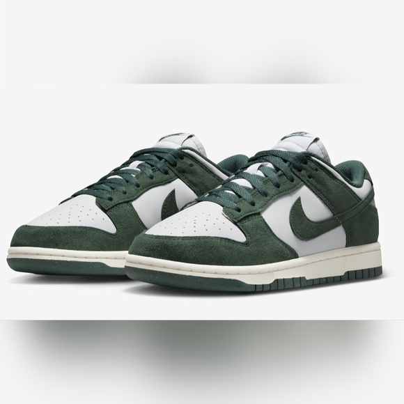 Womens Nike Dunk Low - Picture 1 of 6